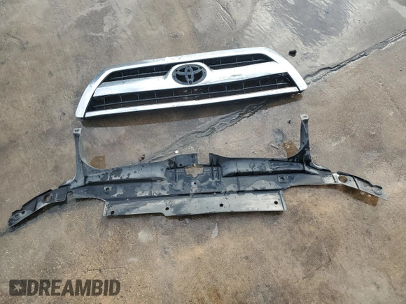 2009 Toyota 4Runner SR5 z VIN JTEZU14R79K026599, wystawiony jako Copart lot #78200484 z przebiegiem 250 847 mil mil oraz Czysty tytuł • Clean title. Historia ofert i sprzedaży dostępna na DreamBid. Obrazek 13.
