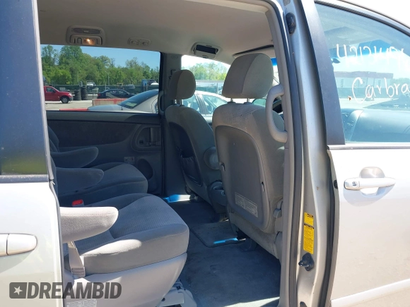 2006 Toyota Sienna CE with VIN 5TDZA23C86S581789, listed as a IAAI auction lot 42131496 with 140,252 mi miles. Bid and sale history available at carsss.com. Image 8.