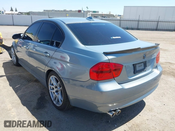 2007 BMW 3 Series 328xi z VIN WBAVC73587KP33390, wystawiony jako IAAI lot #42465688 z przebiegiem 144 423 mil mil oraz . Historia ofert i sprzedaży dostępna na DreamBid. Obrazek 3.