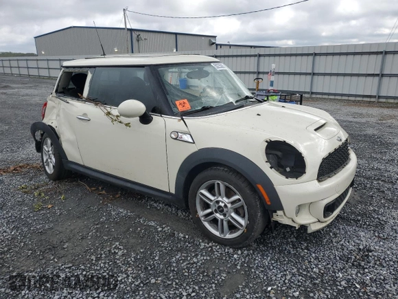 2011 MINI Hardtop S with VIN WMWSV3C52BTY12370, listed as a Copart auction lot 50235085 with Not Provided miles and Salvage Title. Bid and sale history available at DreamBid. Image 4.