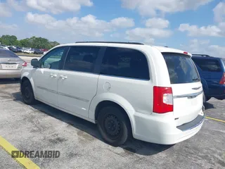 2012 Chrysler Town & Country Touring with VIN 2C4RC1BG9CR251902, listed as a IAAI auction lot 42165738 with 147,218 mi miles. Bid and sale history available at carsss.com. Image 3.