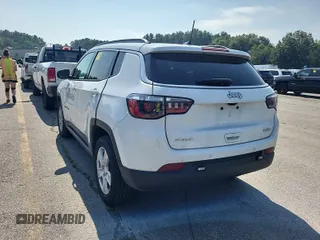 2022 Jeep Compass Latitude with VIN 3C4NJDBB3NT205928, listed as a IAAI auction lot 42832409 with 22,634 mi miles and . Bid and sale history available at DreamBid. Image 32.