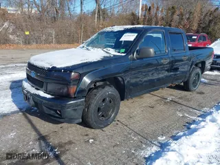 2005 Chevrolet Colorado 1SC LS Z85 with VIN 1GCCS136058255172, listed as a IAAI auction lot 41393249 with 285,982 mi miles. Bid and sale history available at carsss.com. Image 2.
