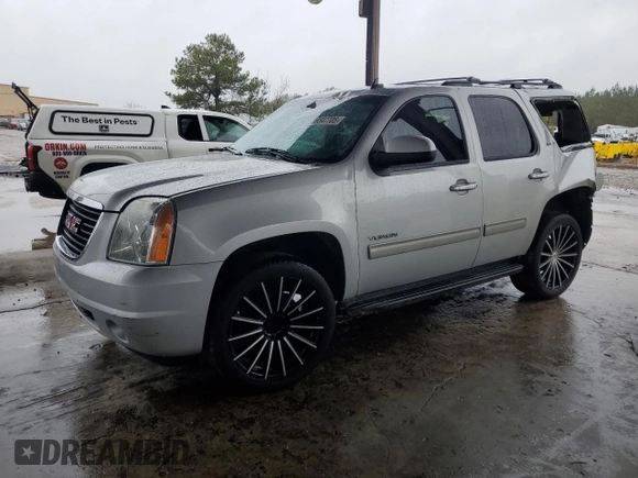2014 GMC Yukon SLT with VIN 1GKS1CE0XER231558, listed as a Copart auction lot 89347705 with 207,511 mi miles and Salvage Title. Bid and sale history available at carsss.com. Image 1.