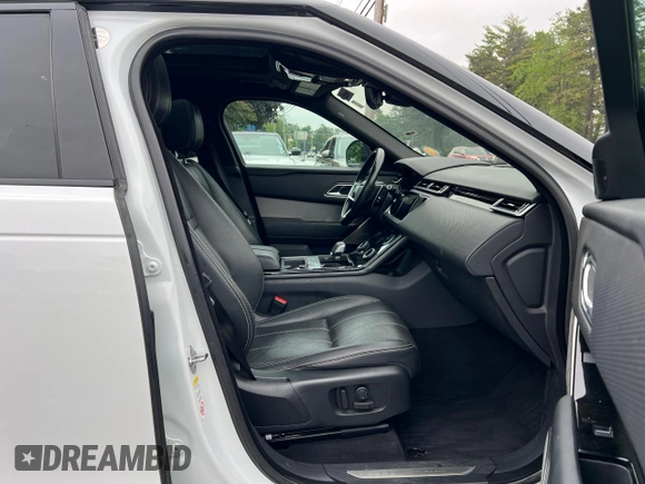 2021 Land Rover Range Rover Velar R-Dynamic S z VIN SALYT2EX7MA313650, wystawiony jako Copart lot #60939325 z przebiegiem 138 864 mil mil oraz Czysty tytuł • Clean title. Historia ofert i sprzedaży dostępna na DreamBid. Obrazek 5.