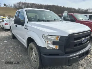 2015 Ford F-150 XLT with VIN 1FTEX1EP5FKE51435, listed as a IAAI auction lot 42026012 with 276,191 mi miles. Bid and sale history available at carsss.com. Image 1.