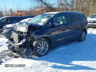 2020 Kia Sedona EX with VIN KNDMB5C11L6642600, listed as a IAAI auction lot 41332168 with 83,302 mi miles. Bid and sale history available at carsss.com. Image 2.