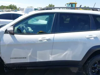 2021 Jeep Cherokee Trailhawk with VIN 1C4PJMBX1MD145169, listed as a IAAI auction lot 42340464 with 50,925 mi miles and . Bid and sale history available at DreamBid. Image 14.