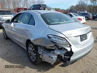 2015 Mercedes-Benz C 300 Luxury with VIN 55SWF4KBXFU077028, listed as a IAAI auction lot 41728293 with 149,131 mi miles and . Bid and sale history available at DreamBid. Image 3.