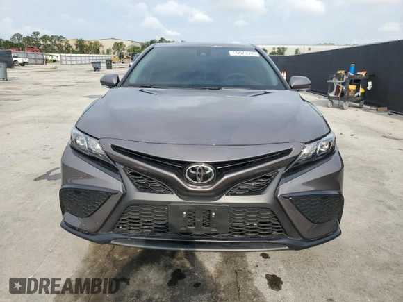 2023 Toyota Camry SE z VIN 4T1T11AK3PU170075, wystawiony jako Copart lot #59023595 z przebiegiem 18 505 mil mil oraz Szkoda całkowita • Salvage title. Historia ofert i sprzedaży dostępna na DreamBid. Obrazek 5.