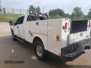 2019 Ford F-250 XL with VIN 1FT7X2B66KEE56940, listed as a IAAI auction lot 42282376 with 176,667 mi miles and . Bid and sale history available at DreamBid. Image 9.