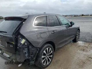2023 Volvo XC60 Core z VIN YV4L12DV3P1203526, wystawiony jako Copart lot #78792564 z przebiegiem 28 910 mil mil oraz Szkoda całkowita • Salvage title. Historia ofert i sprzedaży dostępna na DreamBid. Obrazek 3.