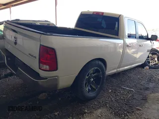 2017 Ram 1500 SLT z VIN 1C6RR7GT6HS537534, wystawiony jako IAAI lot #40744482 z przebiegiem 148 661 mil mil oraz . Historia ofert i sprzedaży dostępna na DreamBid. Obrazek 4.