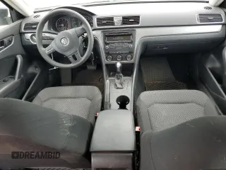 2014 Volkswagen Passat S z VIN 1VWAT7A30EC102382, wystawiony jako Copart lot #58178845 z przebiegiem 158 498 mil mil oraz Tytuł czysty. Historia ofert i sprzedaży dostępna na DreamBid. Obrazek 8.