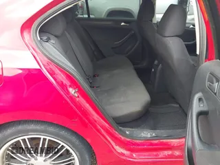 2012 Volkswagen Jetta S с VIN 3VW2K7AJXCM412248, выставлен на аукционе IAAI как лот 42162886 с пробегом 200 699 миль миль и . История ставок и продаж доступна на DreamBid. Изображение 8.