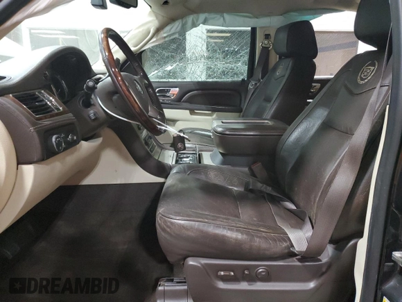 2013 Cadillac Escalade Platinum Edition z VIN 1GYS4DEF7DR240482, wystawiony jako Copart lot #56906815 z przebiegiem 147 774 mil mil oraz Szkoda całkowita • Salvage title. Historia ofert i sprzedaży dostępna na DreamBid. Obrazek 7.