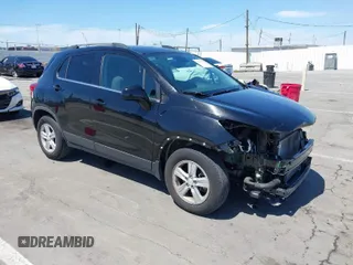 2019 Chevrolet Trax LT z VIN 3GNCJLSB1KL400396, wystawiony jako IAAI lot #42010986 z przebiegiem 20 959 mil mil oraz . Historia ofert i sprzedaży dostępna na DreamBid. Obrazek 1.