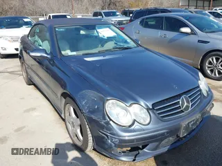 2004 Mercedes-Benz CLK 500 with VIN WDBTK75G04T005286, listed as a IAAI auction lot 41523783 with 129,180 mi miles and . Bid and sale history available at carsss.com. Image 1.