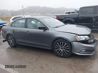2015 Volkswagen Jetta SE с VIN 3VWD17AJ7FM320420, выставлен на аукционе IAAI как лот 41495266 с пробегом 132 031 миль миль и . История ставок и продаж доступна на DreamBid. Изображение 13.