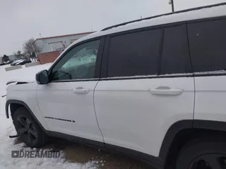 2024 Jeep Grand Cherokee Limited z VIN 1C4RJHBG5RC223711, wystawiony jako IAAI lot #41314685 z przebiegiem 11 558 mil mil oraz . Historia ofert i sprzedaży dostępna na DreamBid. Obrazek 14.