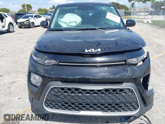 2022 Kia Soul LX with VIN KNDJ23AU1N7814772, listed as a IAAI auction lot 41968141 with 56,651 mi miles. Bid and sale history available at carsss.com. Image 12.