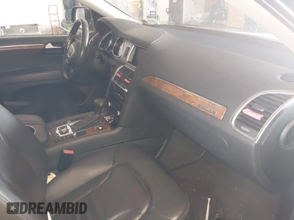 2014 Audi Q7 Premium Plus z VIN WA1LGAFE1ED014792, wystawiony jako IAAI lot #39705499 z przebiegiem 128 659 mil mil oraz . Historia ofert i sprzedaży dostępna na DreamBid. Obrazek 5.