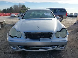2005 Mercedes-Benz C 320 с VIN WDBRF64JX5F565631, выставлен на аукционе IAAI как лот 41416724 с пробегом 154 981 миль миль и . История ставок и продаж доступна на DreamBid. Изображение 13.