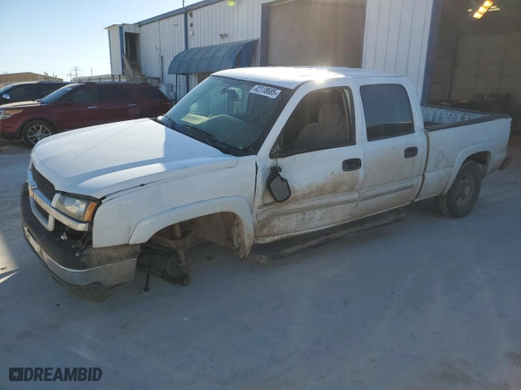 2004 Chevrolet Silverado 2500 Crew Cab LS with VIN 1GCGC23U54F198285, listed as a Copart auction lot 42118685 with 138,664 mi miles and Salvage Title. Bid and sale history available at carsss.com. Image 1.