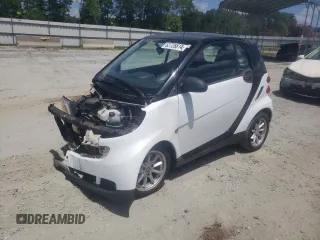 2010 Smart fortwo Pure z VIN WMEEJ3BA4AK342214, wystawiony jako Copart lot #62726614 z przebiegiem 110 472 mil mil oraz Szkody całkowita. Historia ofert i sprzedaży dostępna na DreamBid. Obrazek 1.
