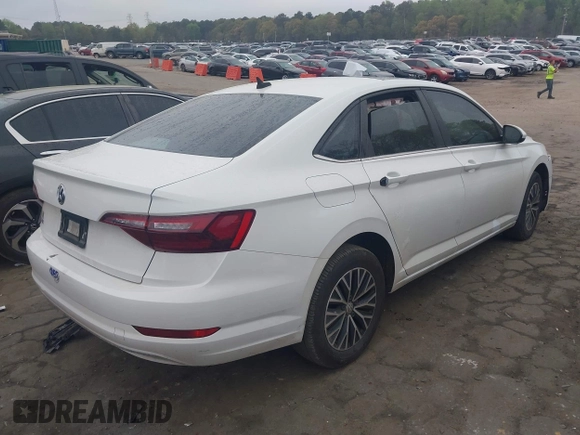 2020 Volkswagen Jetta S z VIN 3VWCB7BU5LM018170, wystawiony jako IAAI lot #41915030 z przebiegiem 83 566 mil mil oraz . Historia ofert i sprzedaży dostępna na DreamBid. Obrazek 4.