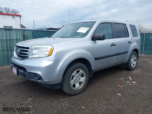 2013 Honda Pilot LX with VIN 5FNYF4H21DB076834, listed as a IAAI auction lot 41879938 with 174,219 mi miles. Bid and sale history available at carsss.com. Image 2.
