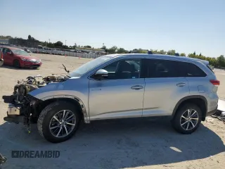 2019 Toyota Highlander Hybrid XLE with VIN 5TDJGRFH9KS057881, listed as a Copart auction lot 65225075 with 137,141 mi miles and Salvage title. Bid and sale history available at DreamBid. Image 1.