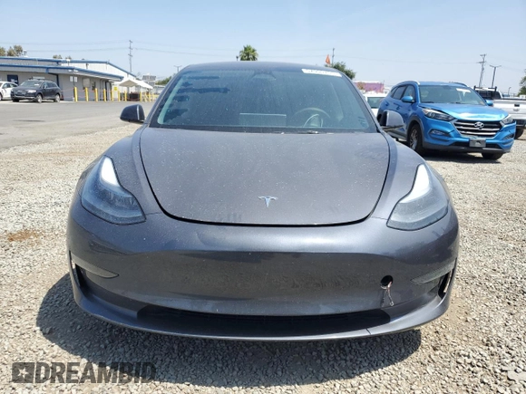 2023 Tesla Model 3 z VIN 5YJ3E1EA2PF652748, wystawiony jako Copart lot #57990705 z przebiegiem 37 922 mil mil oraz Szkoda całkowita • Salvage title. Historia ofert i sprzedaży dostępna na DreamBid. Obrazek 5.