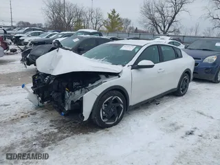 2025 Kia K4 EX with VIN 3KPFU4DE2SE008137, listed as a IAAI auction lot 41292373 with 1 mi miles. Bid and sale history available at carsss.com. Image 18.