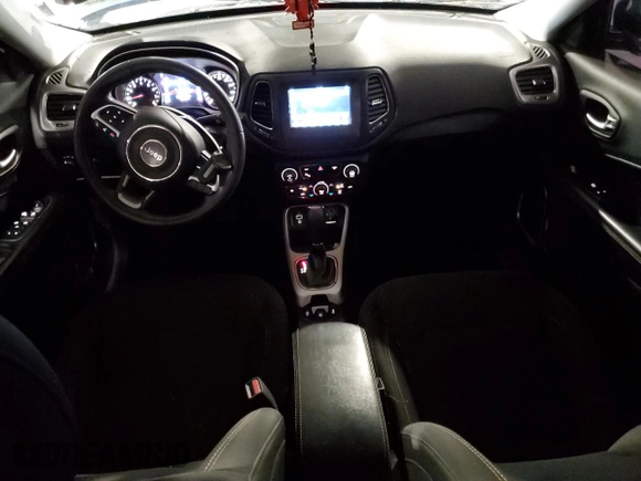 2018 Jeep Compass Sport z VIN 3C4NJCAB0JT251030, wystawiony jako Copart lot #55833785 z przebiegiem 103 713 mil mil oraz Czysty tytuł • Clean title. Historia ofert i sprzedaży dostępna na DreamBid. Obrazek 8.