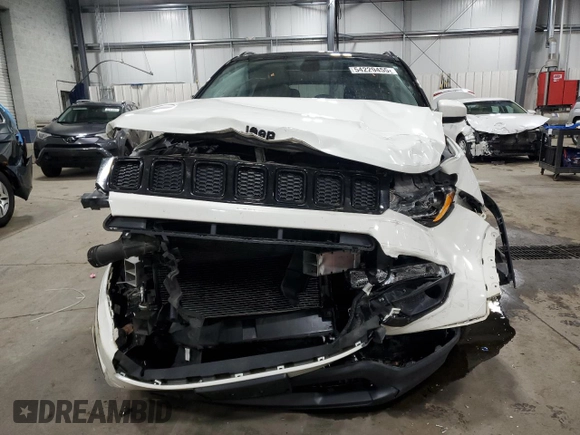 2018 Jeep Compass Latitude z VIN 3C4NJDBB6JT394374, wystawiony jako Copart lot #54229455 z przebiegiem 51 625 mil mil oraz Szkoda całkowita • Salvage title. Historia ofert i sprzedaży dostępna na DreamBid. Obrazek 5.
