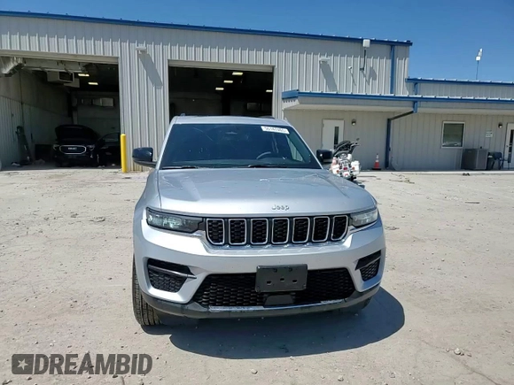 2024 Jeep Grand Cherokee Laredo z VIN 1C4RJHAG0RC159708, wystawiony jako Copart lot #56147465 z przebiegiem 7 221 mil mil oraz Szkoda całkowita • Salvage title. Historia ofert i sprzedaży dostępna na DreamBid. Obrazek 14.