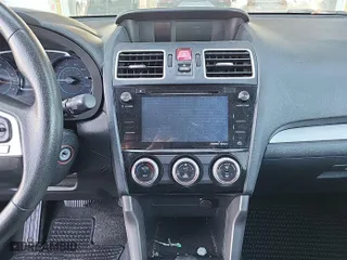 2018 Subaru Forester Premium with VIN JF2SJAGC5JH589028, listed as a IAAI auction lot 42141472 with 112,467 mi miles. Bid and sale history available at carsss.com. Image 1.