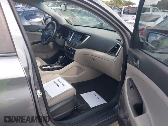 2016 Hyundai Tucson Limited with VIN KM8J33A29GU249098, listed as a IAAI auction lot 40066198 with 92,627 mi miles. Bid and sale history available at carsss.com. Image 5.