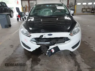 2017 Ford Focus SE с VIN 1FADP3F21HL303635, выставлен на аукционе IAAI как лот 42423956 с пробегом 87 952 миль миль и . История ставок и продаж доступна на DreamBid. Изображение 6.