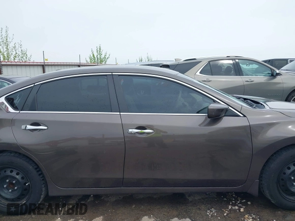 2015 Nissan Altima 2.5 S with VIN 1N4AL3AP5FC427759, listed as a IAAI auction lot 42091647 with 182,132 mi miles. Bid and sale history available at carsss.com. Image 14.