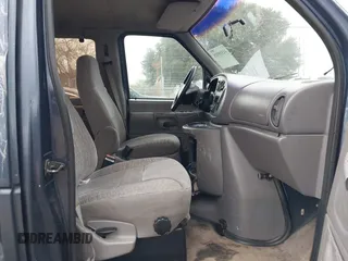 1997 Ford Econoline Wagon XL z VIN 1FBJS31L4VHA09855, wystawiony jako IAAI lot #41535920 z przebiegiem 78 121 mil mil oraz . Historia ofert i sprzedaży dostępna na DreamBid. Obrazek 5.