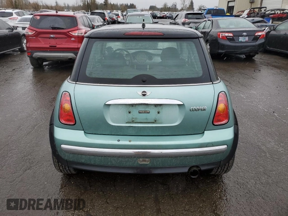 2002 MINI Hardtop with VIN WMWRC33482TC36332, listed as a Copart auction lot 42811115 with 203,708 mi miles and Salvage Title. Bid and sale history available at DreamBid. Image 6.
