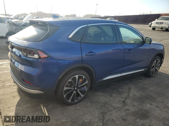 2023 VinFast VF 8 Plus z VIN RLLV1AFA7PH003410, wystawiony jako Copart lot #70799314 z przebiegiem 2041 mil mil oraz Szkody całkowita. Historia ofert i sprzedaży dostępna na DreamBid. Obrazek 3.