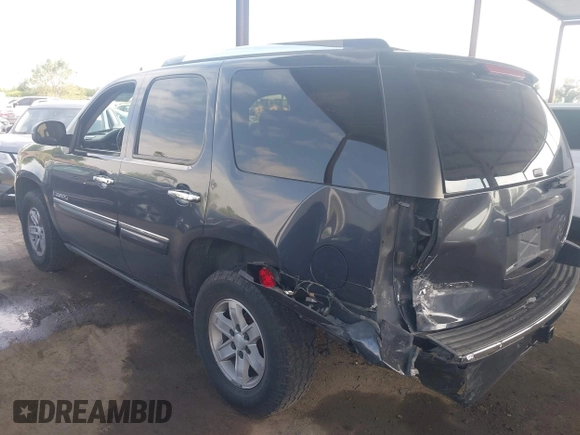 2008 GMC Yukon Denali z VIN 1GKFK638X8J140043, wystawiony jako IAAI lot #42039660 z przebiegiem 199 081 mil mil oraz . Historia ofert i sprzedaży dostępna na DreamBid. Obrazek 3.