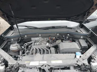 2023 Volkswagen Atlas SE z VIN 1V2HE2CA1PC210232, wystawiony jako IAAI lot #40966039 z przebiegiem 4 064 mil mil oraz . Historia ofert i sprzedaży dostępna na DreamBid. Obrazek 10.