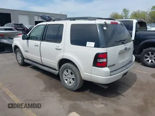 2008 Ford Explorer XLT with VIN 1FMEU73E28UA45435, listed as a IAAI auction lot 42014934 with 207,072 mi miles. Bid and sale history available at carsss.com. Image 3.