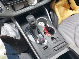 2021 Toyota Highlander L with VIN 5TDCZRAH1MS085834, listed as a IAAI auction lot 42104266 with 48,133 mi miles and . Bid and sale history available at DreamBid. Image 11.