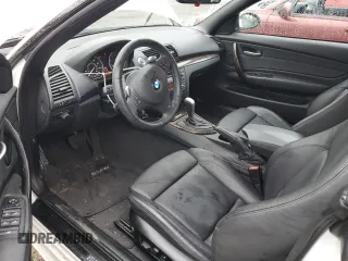 2008 BMW 1 Series 135i z VIN WBAUN935X8VK39744, wystawiony jako Copart lot #87072544 z przebiegiem 40 581 mil mil oraz Szkoda całkowita • Salvage title. Historia ofert i sprzedaży dostępna na DreamBid. Obrazek 8.