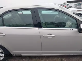 2007 Lincoln MKZ with VIN 3LNHM26T37R631061, listed as a IAAI auction lot 41592606 with 111,176 mi miles. Bid and sale history available at carsss.com. Image 14.